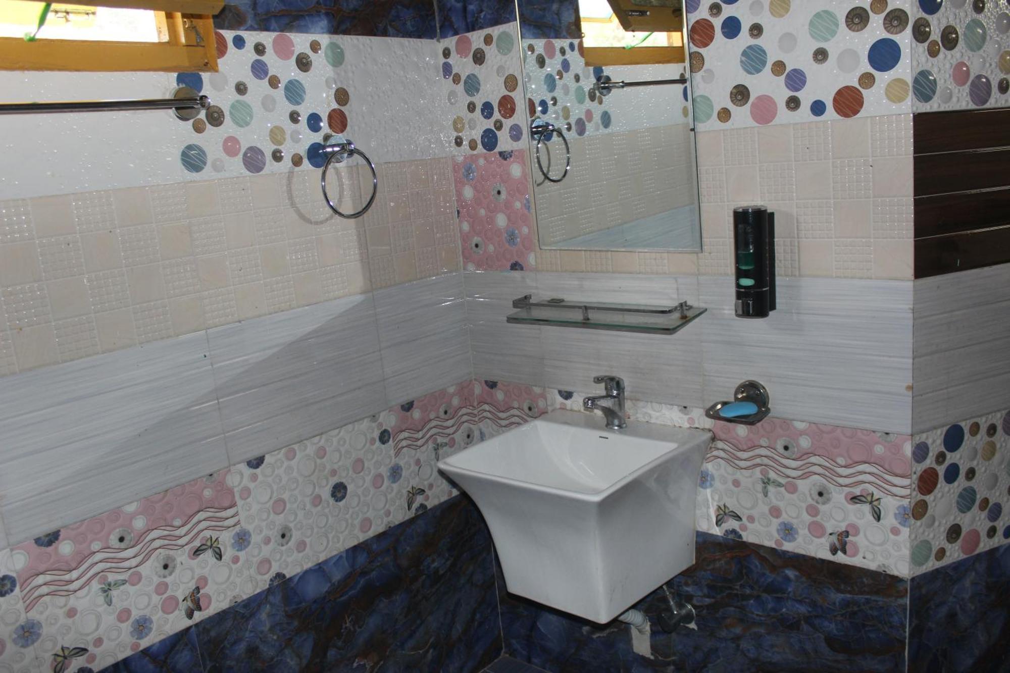 Moonlight Guest House Касоль Екстер'єр фото